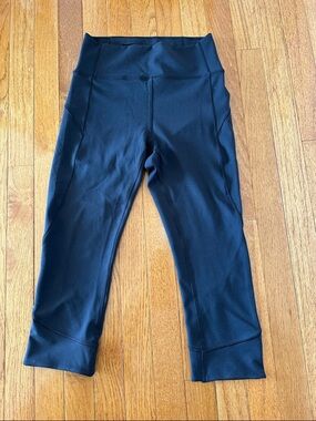 lululemon athletica Black Capri Leggings